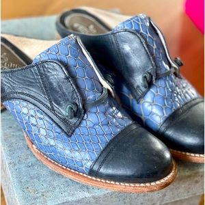 Freebird Malena Size 9 Blue/Navy